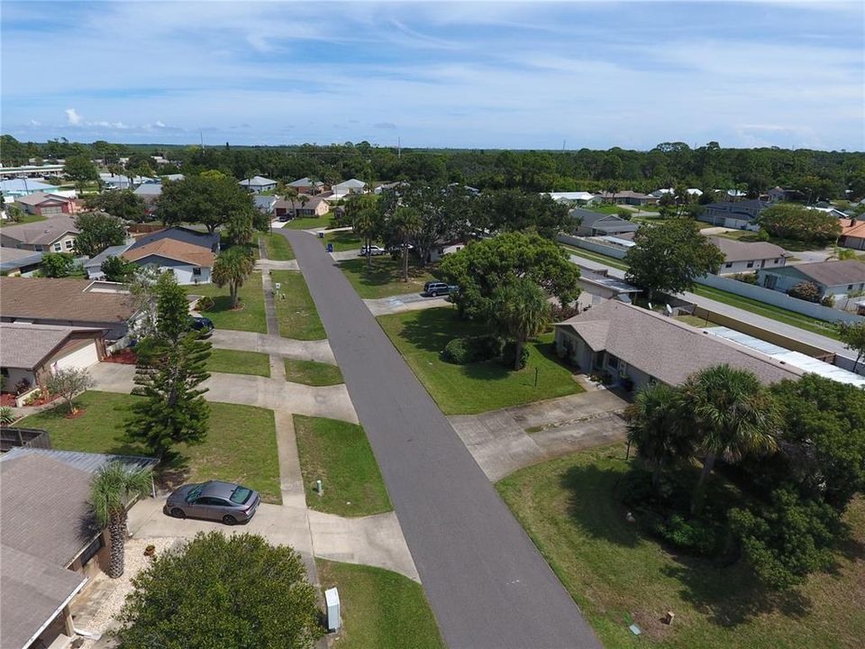 For Sale: $199,500 (2 beds, 1 baths, 896 Square Feet)