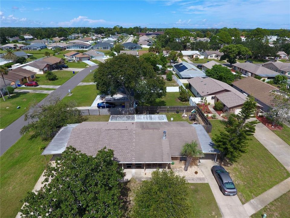 For Sale: $199,500 (2 beds, 1 baths, 896 Square Feet)