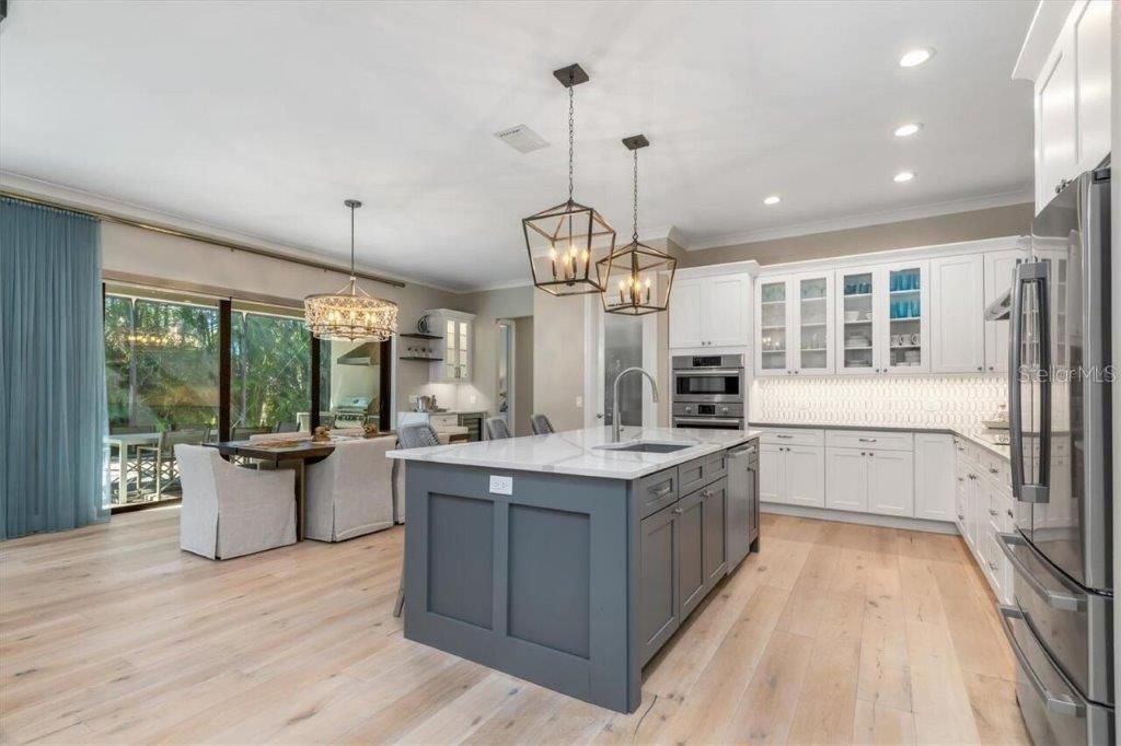 For Sale: $3,395,000 (4 beds, 3 baths, 2677 Square Feet)