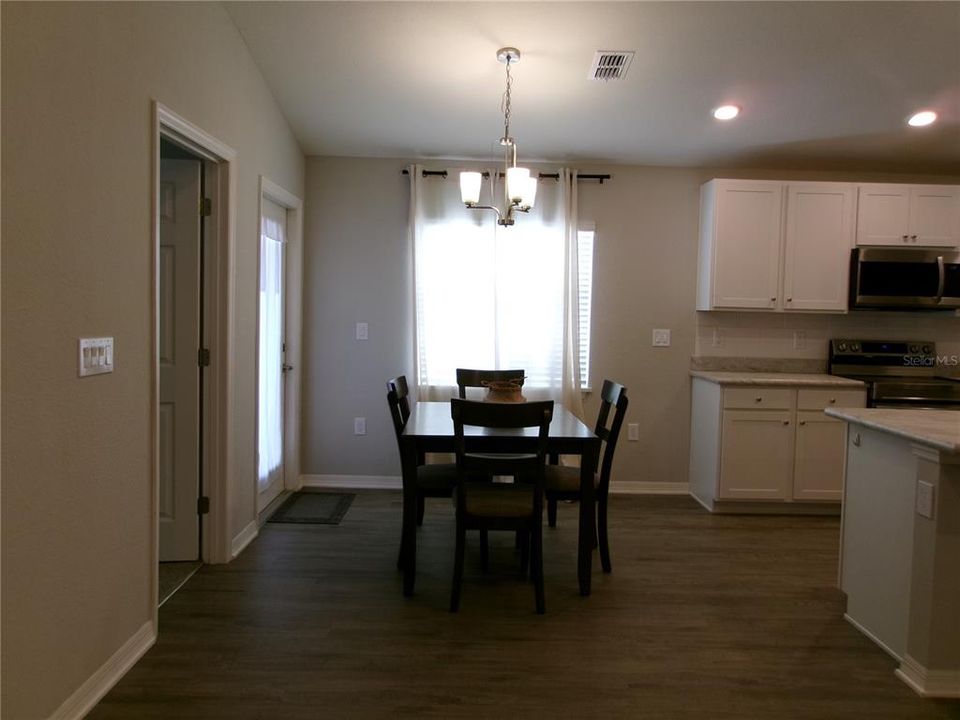 For Rent: $1,795 (3 beds, 2 baths, 1492 Square Feet)