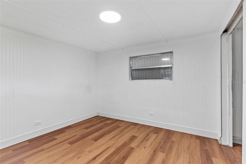 For Rent: $1,300 (3 beds, 1 baths, 700 Square Feet)