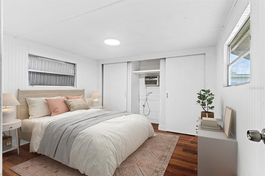 For Rent: $1,300 (3 beds, 1 baths, 700 Square Feet)