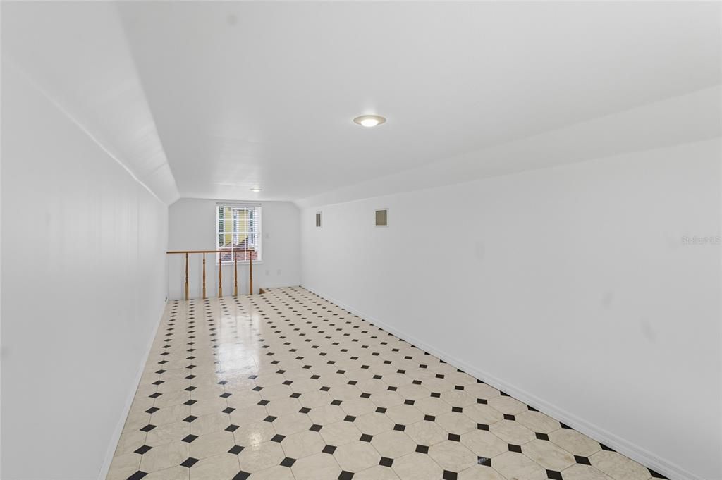 Active With Contract: $365,000 (3 beds, 2 baths, 2288 Square Feet)