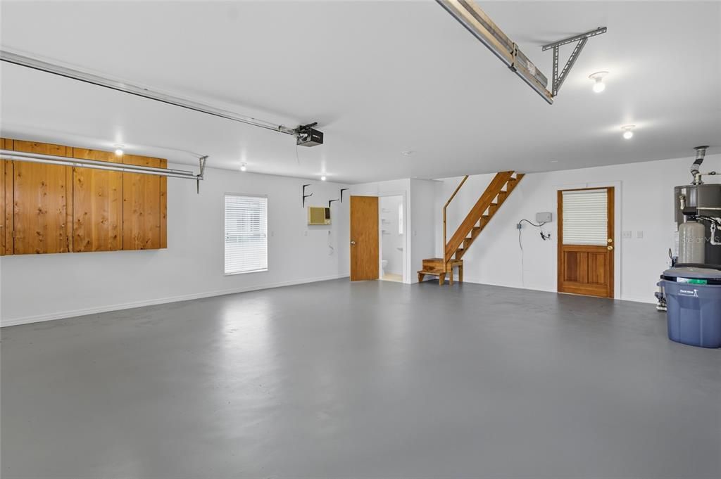 Active With Contract: $365,000 (3 beds, 2 baths, 2288 Square Feet)