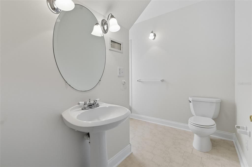 Active With Contract: $365,000 (3 beds, 2 baths, 2288 Square Feet)