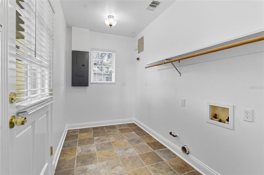 Active With Contract: $365,000 (3 beds, 2 baths, 2288 Square Feet)