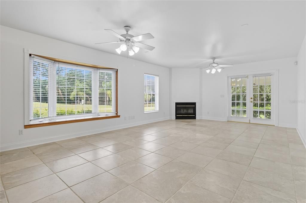 Active With Contract: $365,000 (3 beds, 2 baths, 2288 Square Feet)