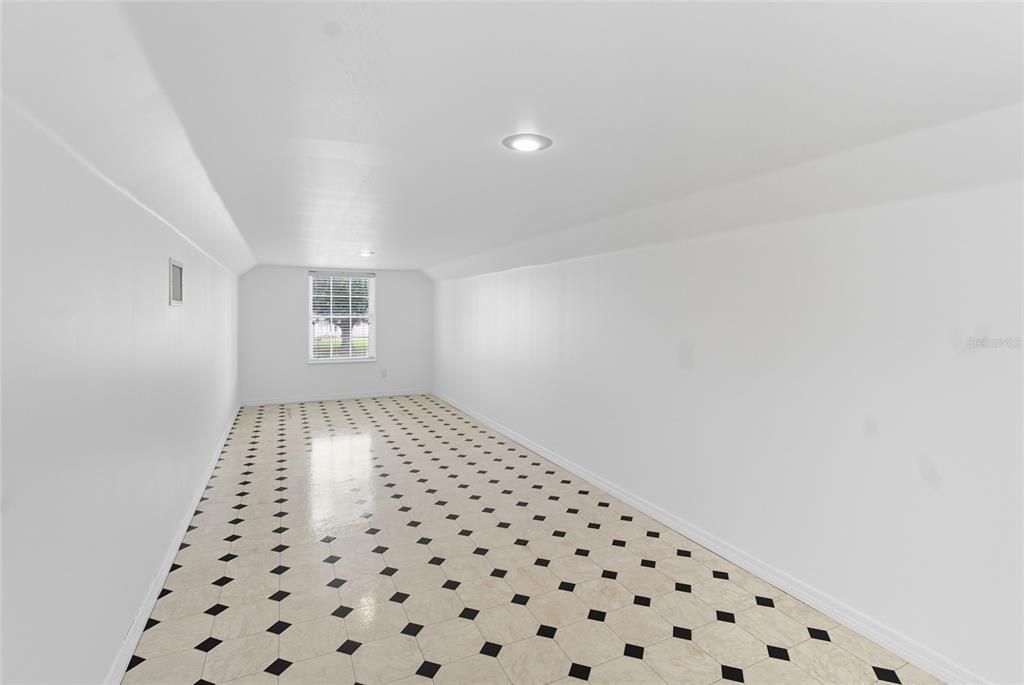 Active With Contract: $365,000 (3 beds, 2 baths, 2288 Square Feet)