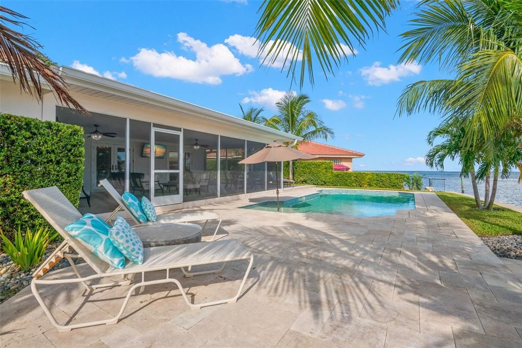 Под контрактом: $1,795,000 (3 спален, 2 ванн, 2229 Квадратных фут)