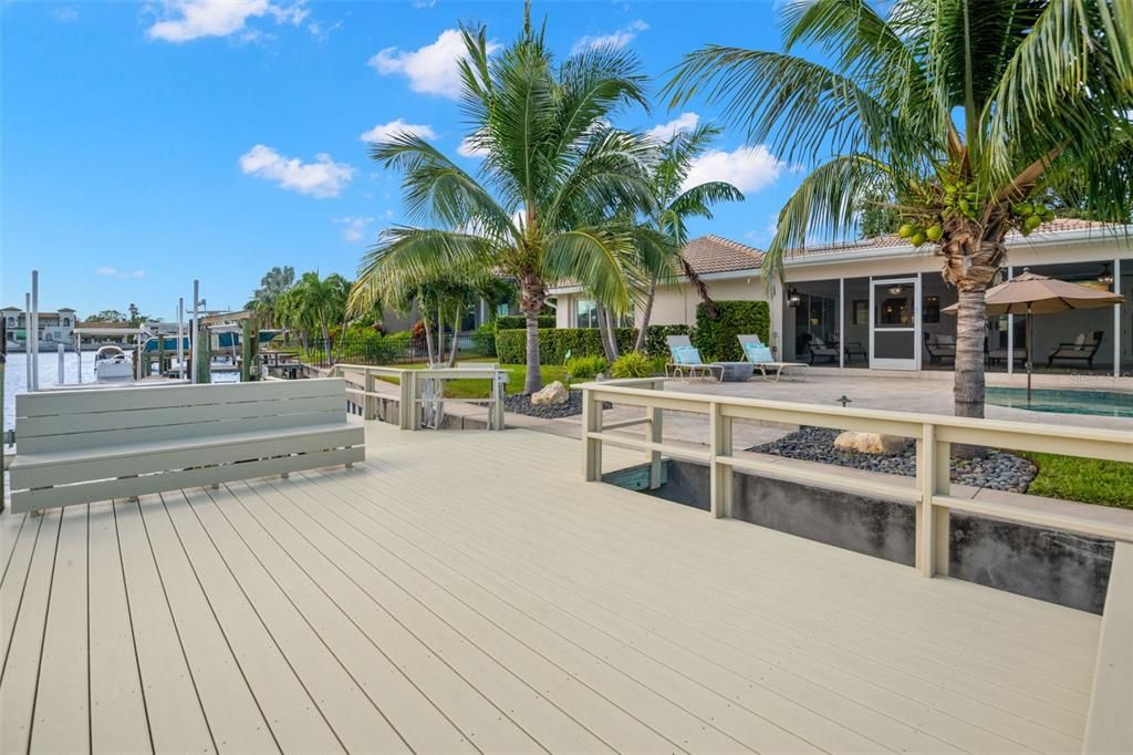 Под контрактом: $1,795,000 (3 спален, 2 ванн, 2229 Квадратных фут)