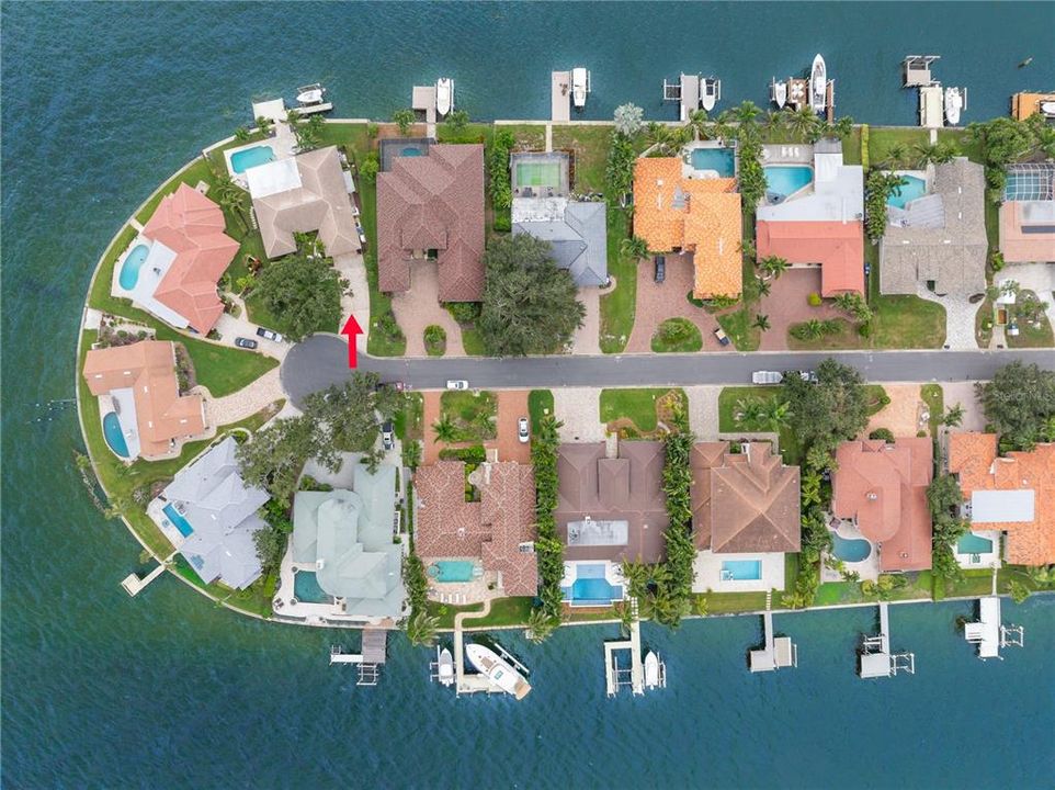 Под контрактом: $1,795,000 (3 спален, 2 ванн, 2229 Квадратных фут)