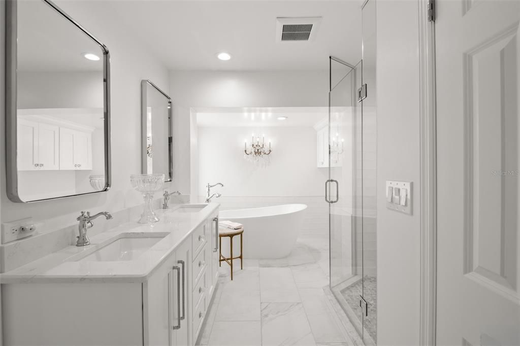 Под контрактом: $1,795,000 (3 спален, 2 ванн, 2229 Квадратных фут)