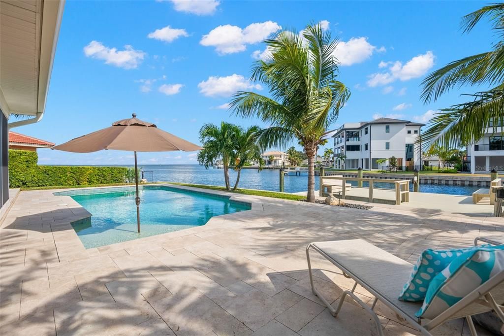 Под контрактом: $1,795,000 (3 спален, 2 ванн, 2229 Квадратных фут)