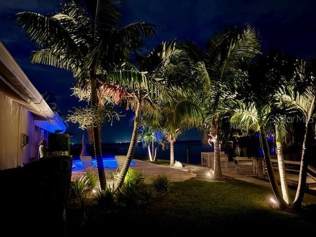 Под контрактом: $1,795,000 (3 спален, 2 ванн, 2229 Квадратных фут)