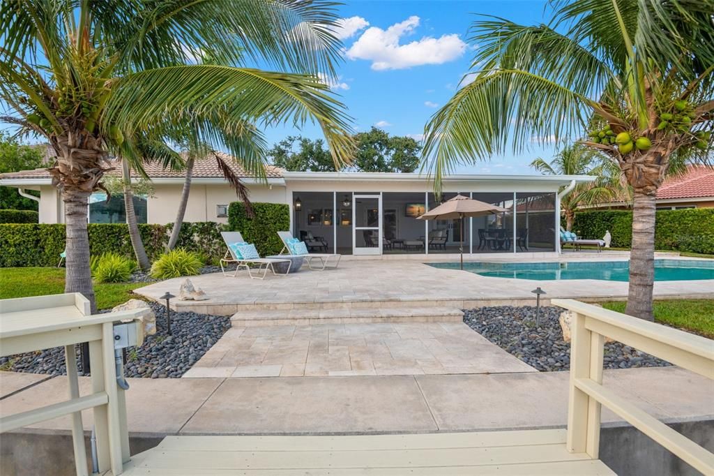 Под контрактом: $1,795,000 (3 спален, 2 ванн, 2229 Квадратных фут)