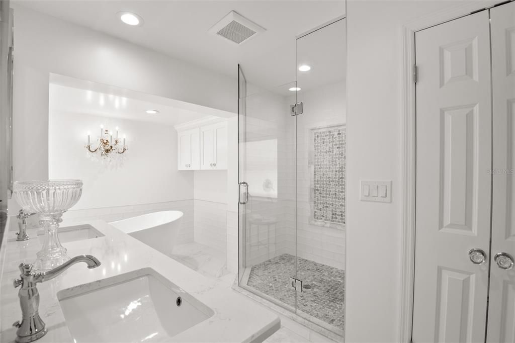 Под контрактом: $1,795,000 (3 спален, 2 ванн, 2229 Квадратных фут)