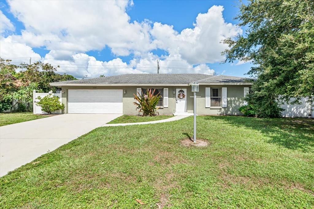 最近售出: $369,000 (3 贝兹, 2 浴室, 1330 平方英尺)