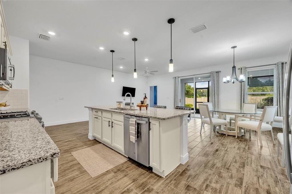 For Sale: $363,000 (3 beds, 2 baths, 1644 Square Feet)