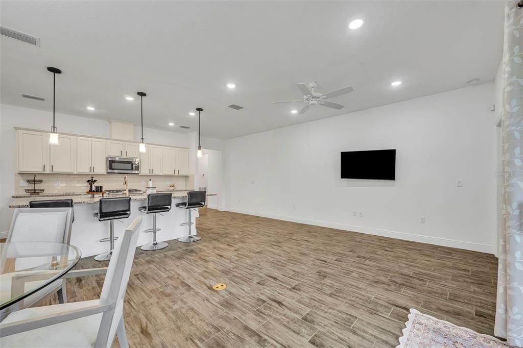 For Sale: $363,000 (3 beds, 2 baths, 1644 Square Feet)