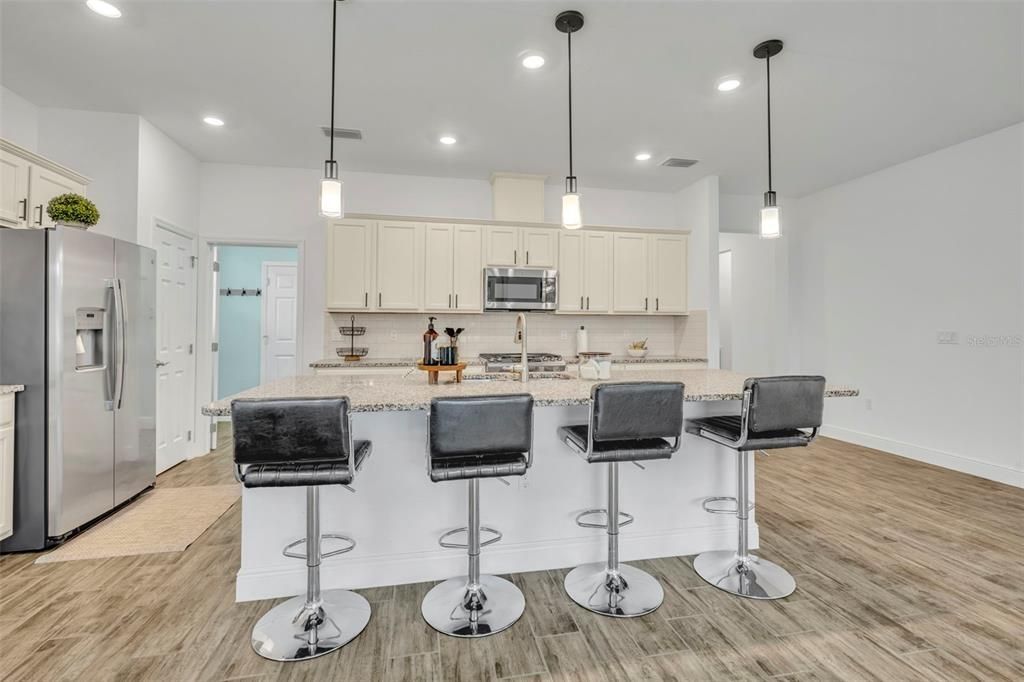 For Sale: $363,000 (3 beds, 2 baths, 1644 Square Feet)