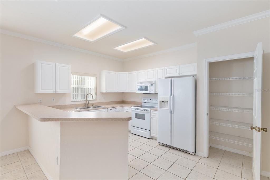 待售: $230,000 (2 贝兹, 2 浴室, 1207 平方英尺)