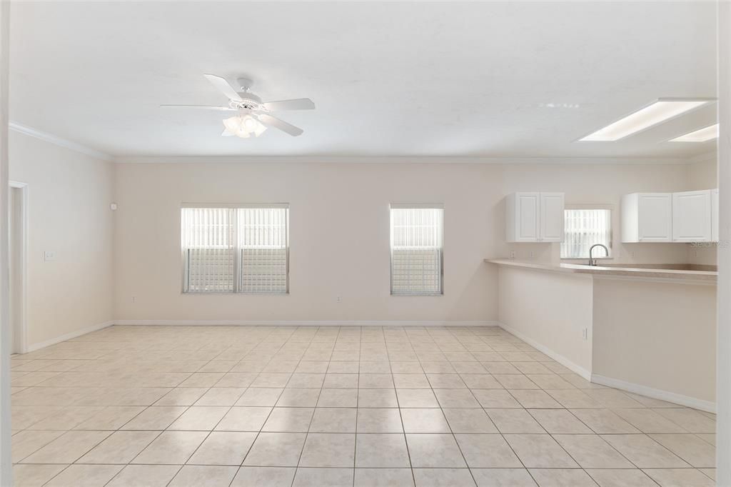 待售: $230,000 (2 贝兹, 2 浴室, 1207 平方英尺)