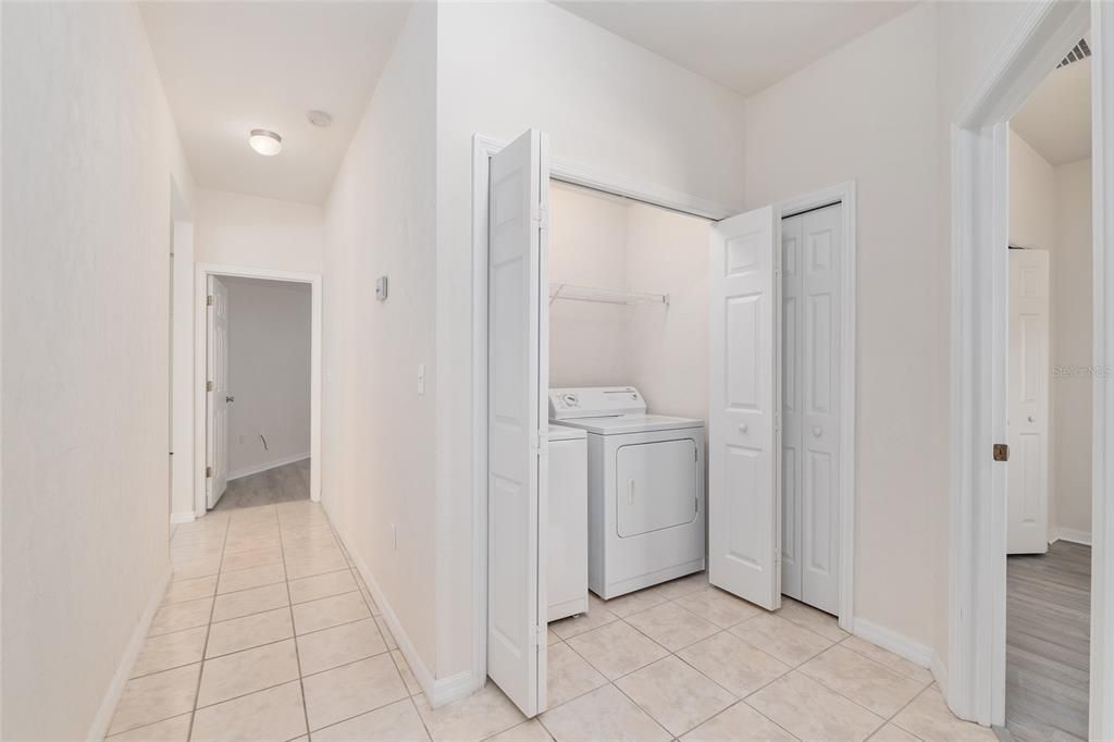 待售: $230,000 (2 贝兹, 2 浴室, 1207 平方英尺)