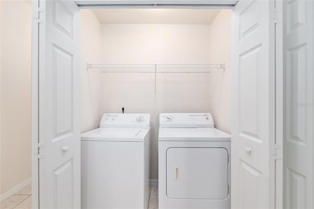 待售: $230,000 (2 贝兹, 2 浴室, 1207 平方英尺)