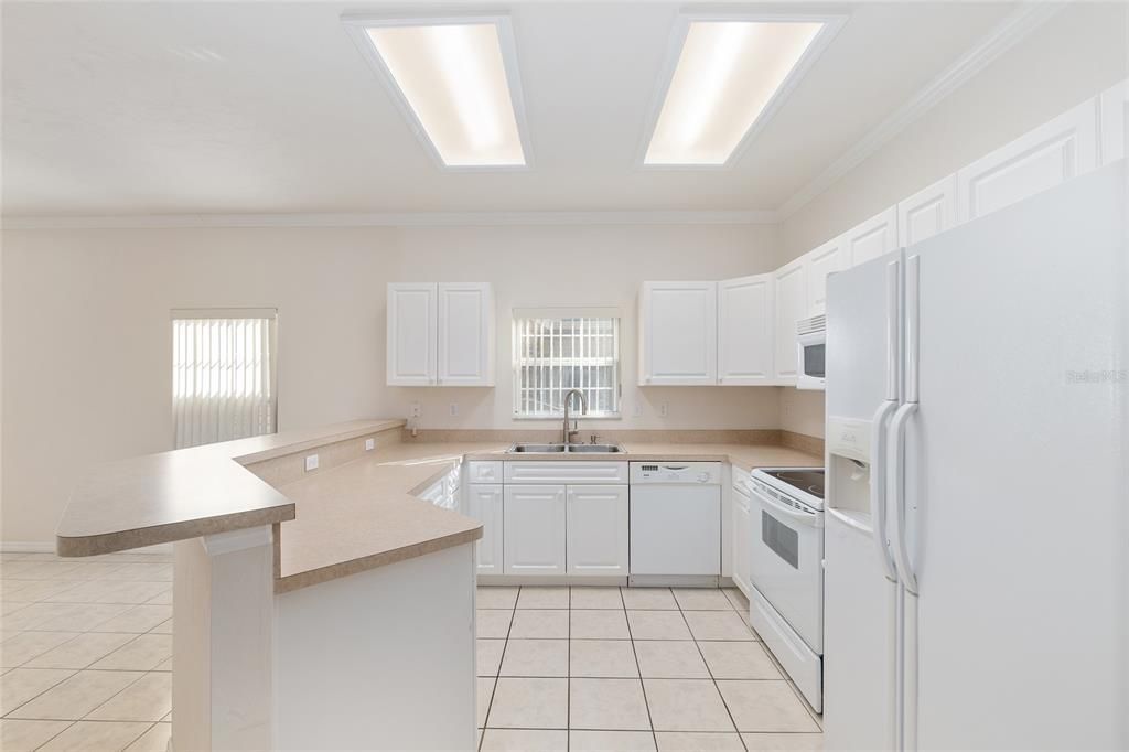 待售: $230,000 (2 贝兹, 2 浴室, 1207 平方英尺)