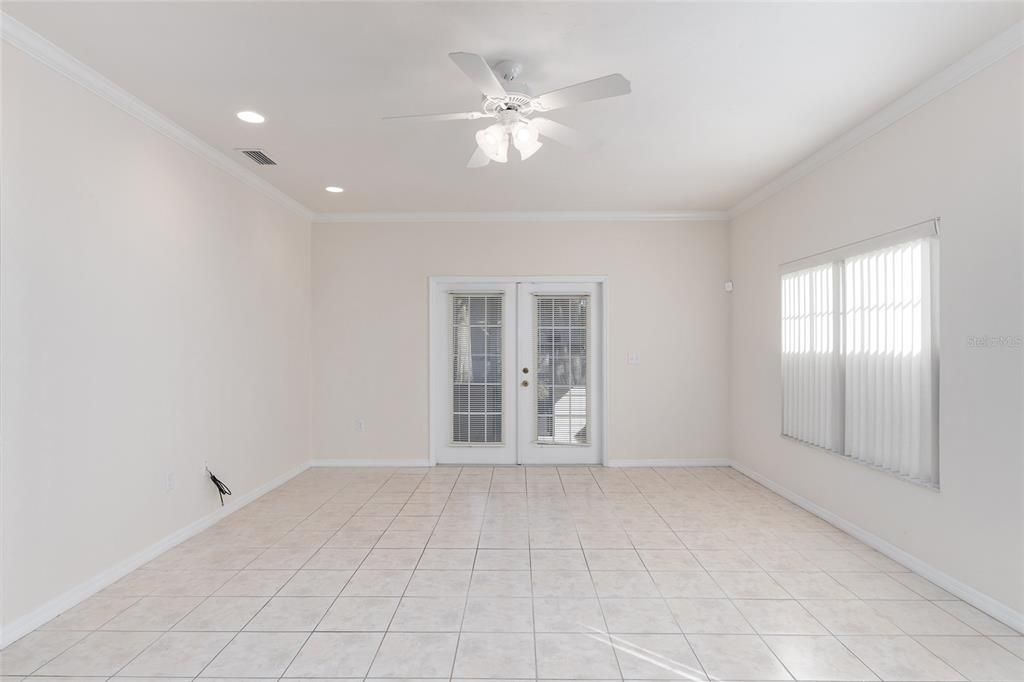 待售: $230,000 (2 贝兹, 2 浴室, 1207 平方英尺)