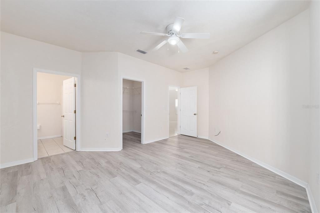 待售: $230,000 (2 贝兹, 2 浴室, 1207 平方英尺)