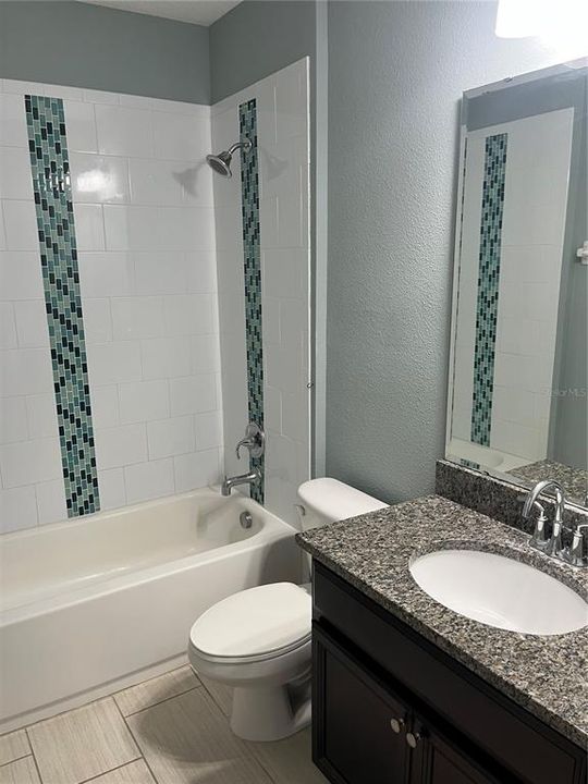 合同活跃: $349,900 (4 贝兹, 2 浴室, 1927 平方英尺)