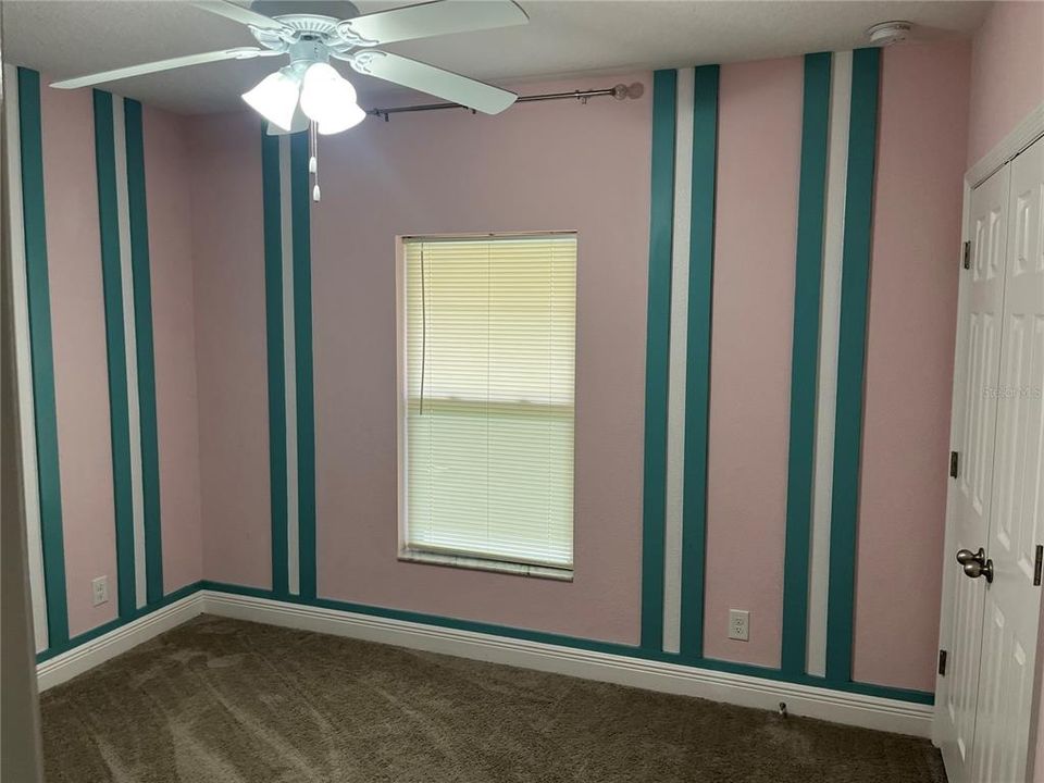 合同活跃: $349,900 (4 贝兹, 2 浴室, 1927 平方英尺)