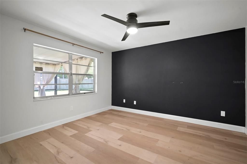 For Sale: $350,000 (3 beds, 2 baths, 1305 Square Feet)
