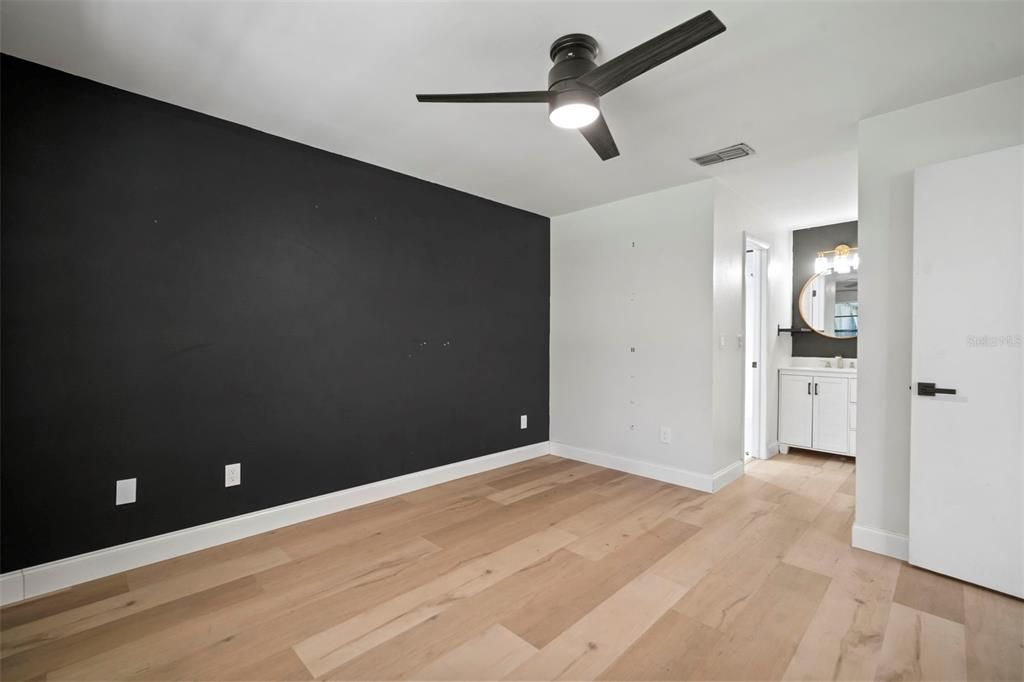 For Sale: $350,000 (3 beds, 2 baths, 1305 Square Feet)