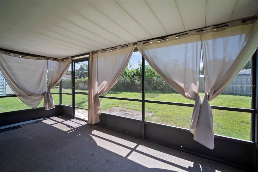 For Sale: $350,000 (3 beds, 2 baths, 1305 Square Feet)