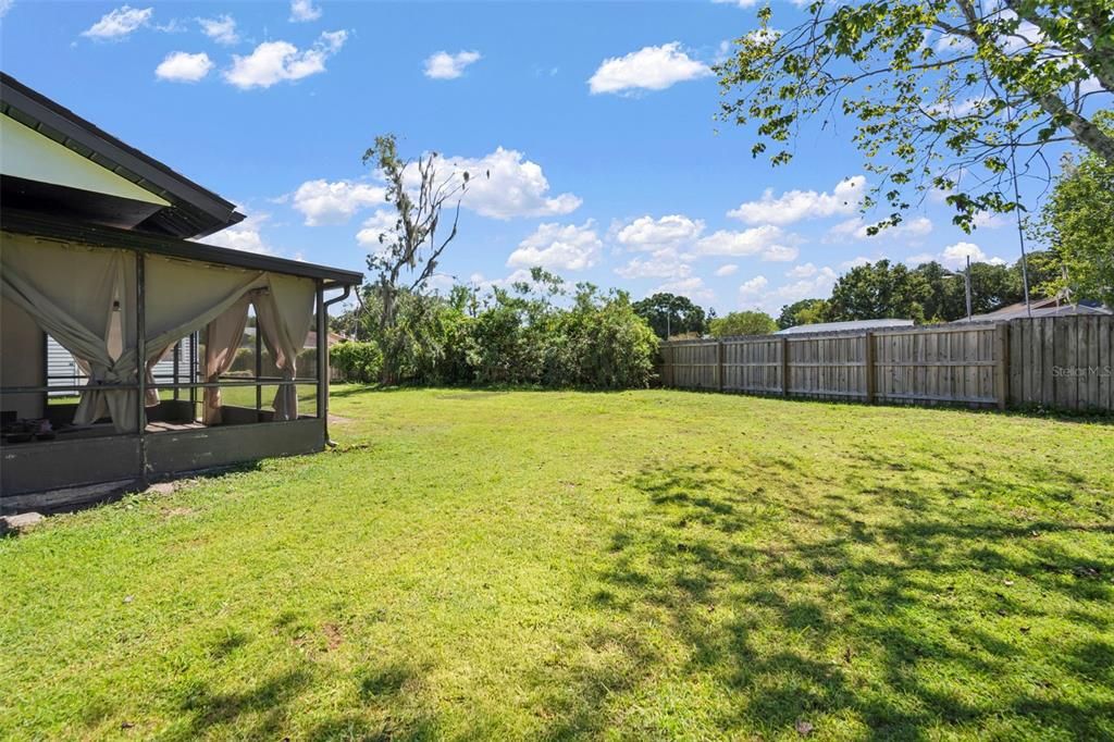 For Sale: $350,000 (3 beds, 2 baths, 1305 Square Feet)