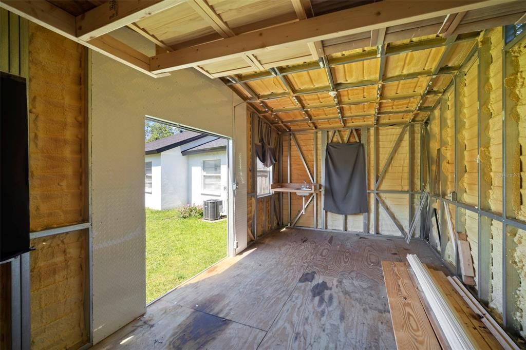 For Sale: $350,000 (3 beds, 2 baths, 1305 Square Feet)