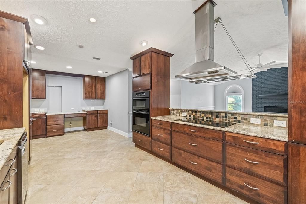 待售: $549,900 (4 贝兹, 2 浴室, 2786 平方英尺)