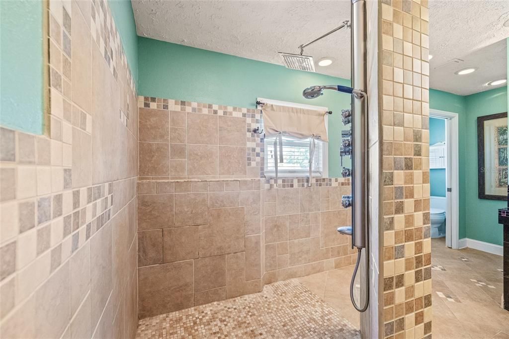 待售: $549,900 (4 贝兹, 2 浴室, 2786 平方英尺)