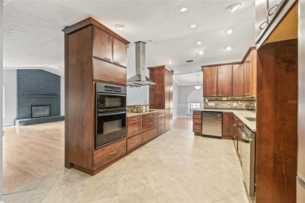 待售: $549,900 (4 贝兹, 2 浴室, 2786 平方英尺)