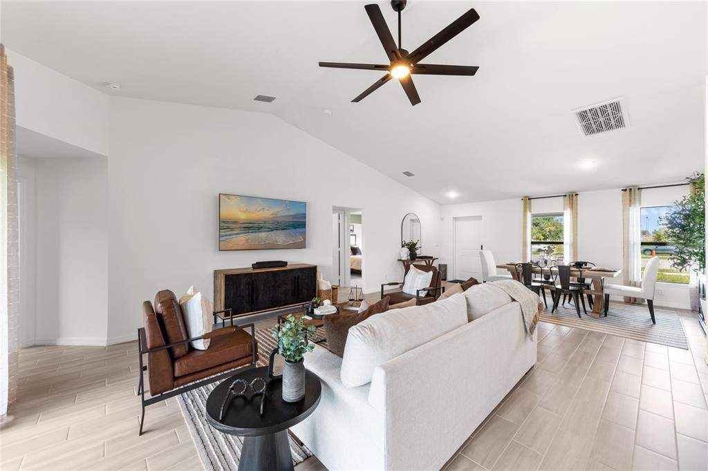 Activo con contrato: $284,990 (4 camas, 2 baños, 1829 Pies cuadrados)