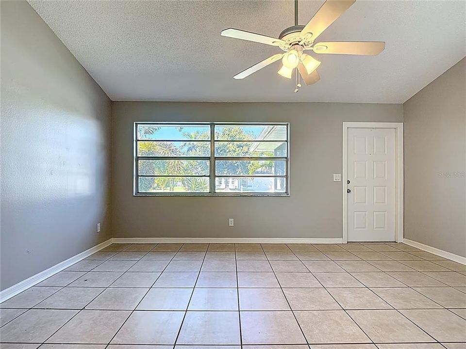 For Sale: $299,000 (3 beds, 2 baths, 1226 Square Feet)