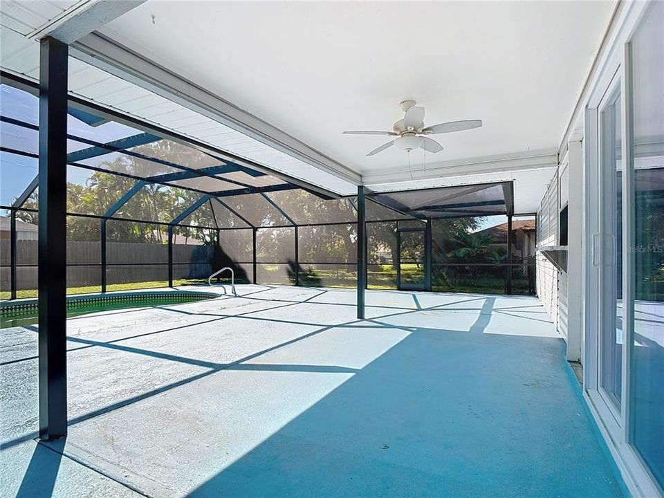 For Sale: $299,000 (3 beds, 2 baths, 1226 Square Feet)