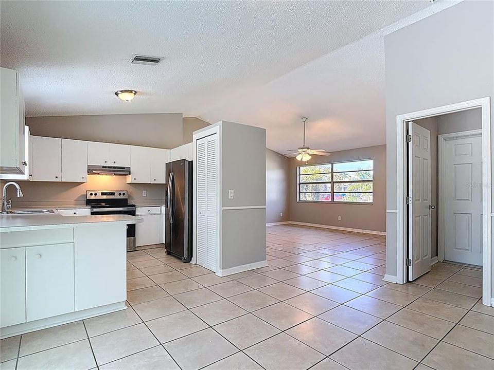 For Sale: $299,000 (3 beds, 2 baths, 1226 Square Feet)