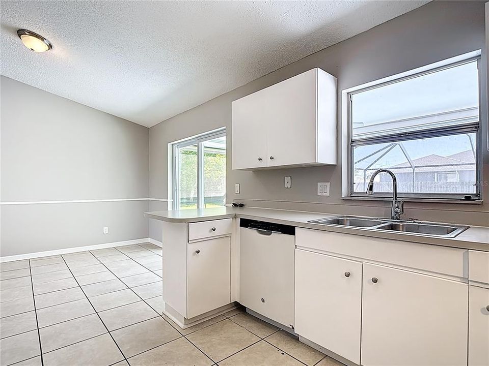 For Sale: $299,000 (3 beds, 2 baths, 1226 Square Feet)