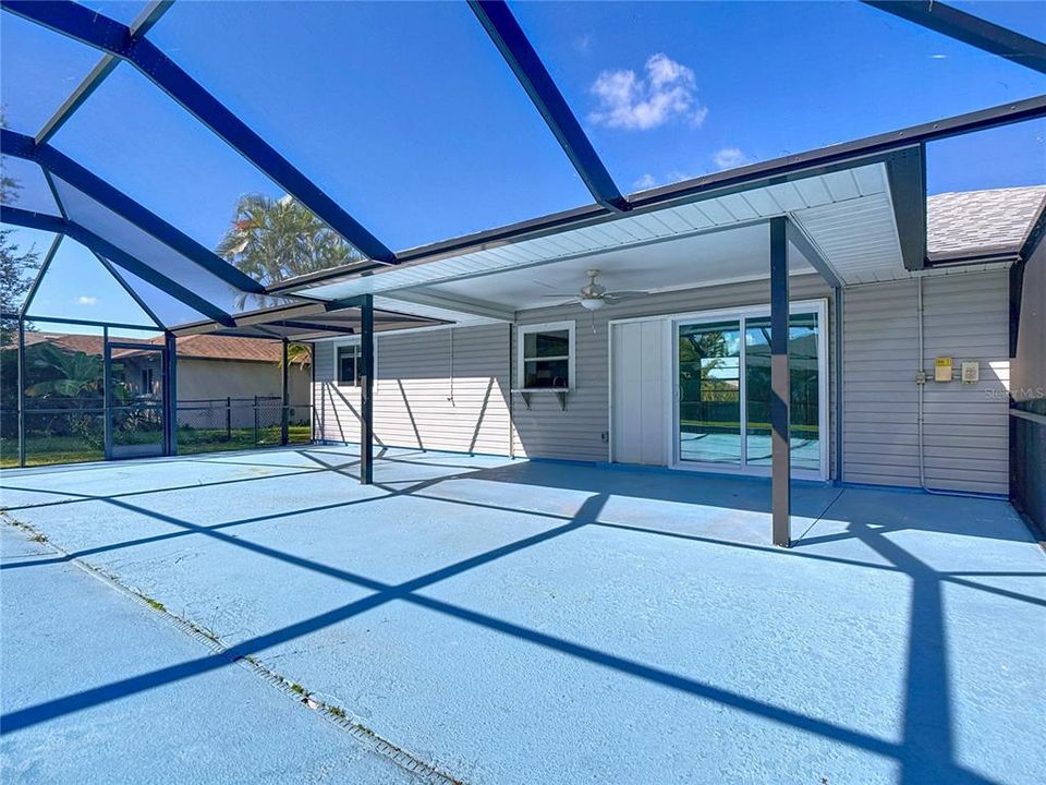 For Sale: $299,000 (3 beds, 2 baths, 1226 Square Feet)