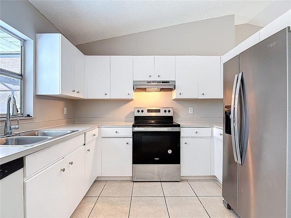 For Sale: $299,000 (3 beds, 2 baths, 1226 Square Feet)
