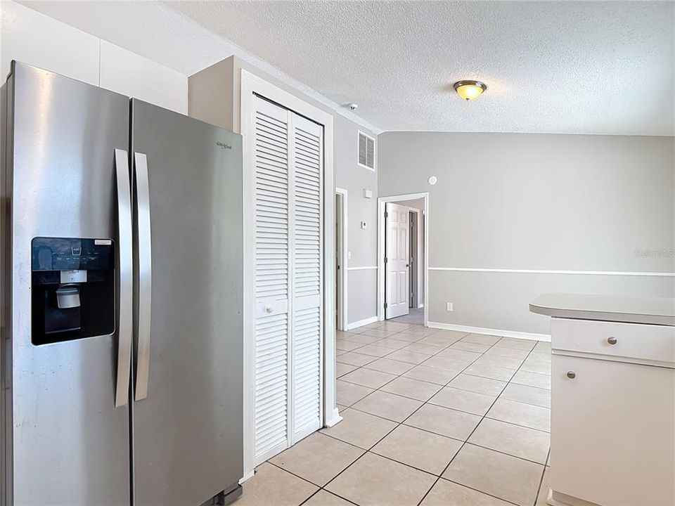 For Sale: $299,000 (3 beds, 2 baths, 1226 Square Feet)