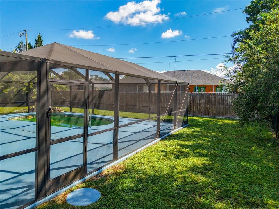 For Sale: $299,000 (3 beds, 2 baths, 1226 Square Feet)